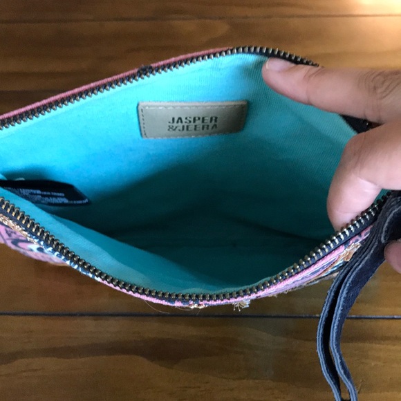 New Anthropologie Embroidered Clutch / Wristlet - Picture 4 of 4